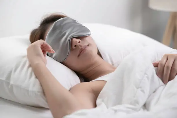 Eye mask benefits for sleep quality and circadian rhythm