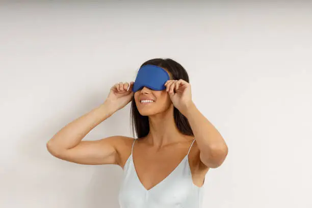 Eye mask benefits for sleep quality and circadian rhythm